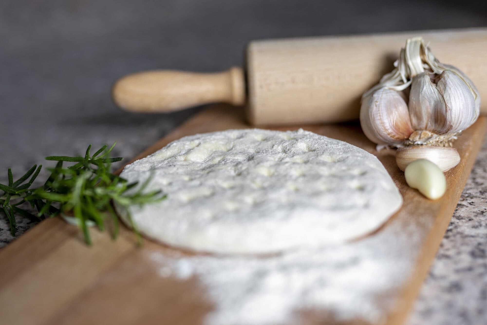 Versgebakken pizza komt uit de Italiaanse steenoven